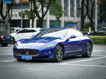 2017 Maserati Ghibli SQ4 Blue 1,694 Miles